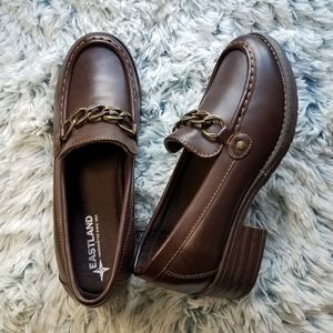Eastland Nora Y2K Style Chunky Slip On Brown Loafer W/ Chain - Women Size 8